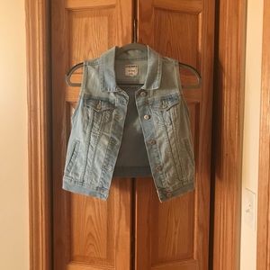 Old navy light wash denim vest